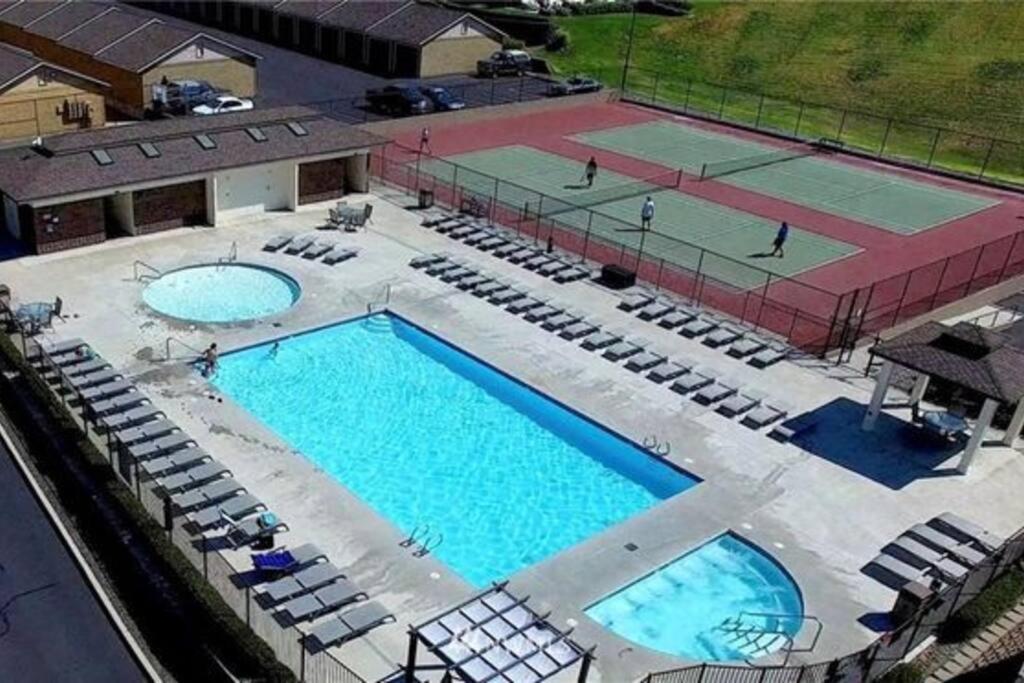 Sunserra Villa! Movie Room, Family Friendly, Bbqs, Pools, Free Golf! Quincy Esterno foto