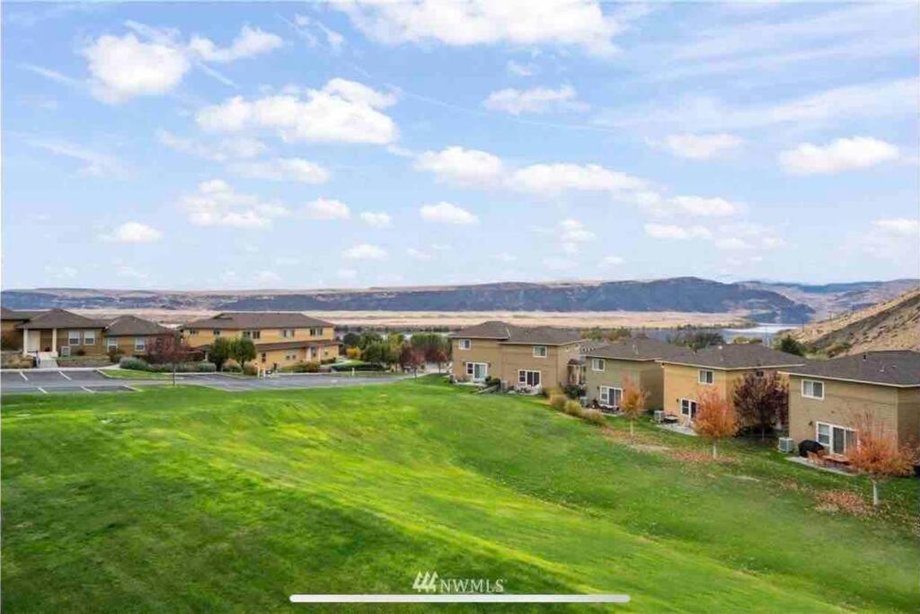 Sunserra Villa! Movie Room, Family Friendly, Bbqs, Pools, Free Golf! Quincy Esterno foto
