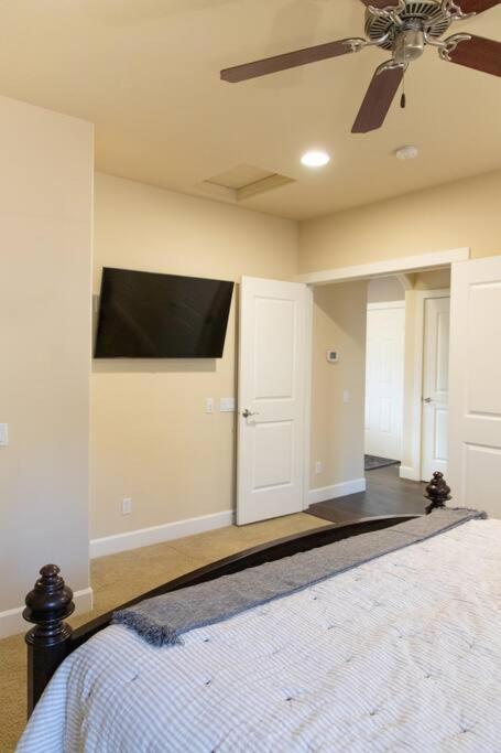 Sunserra Villa! Movie Room, Family Friendly, Bbqs, Pools, Free Golf! Quincy Esterno foto
